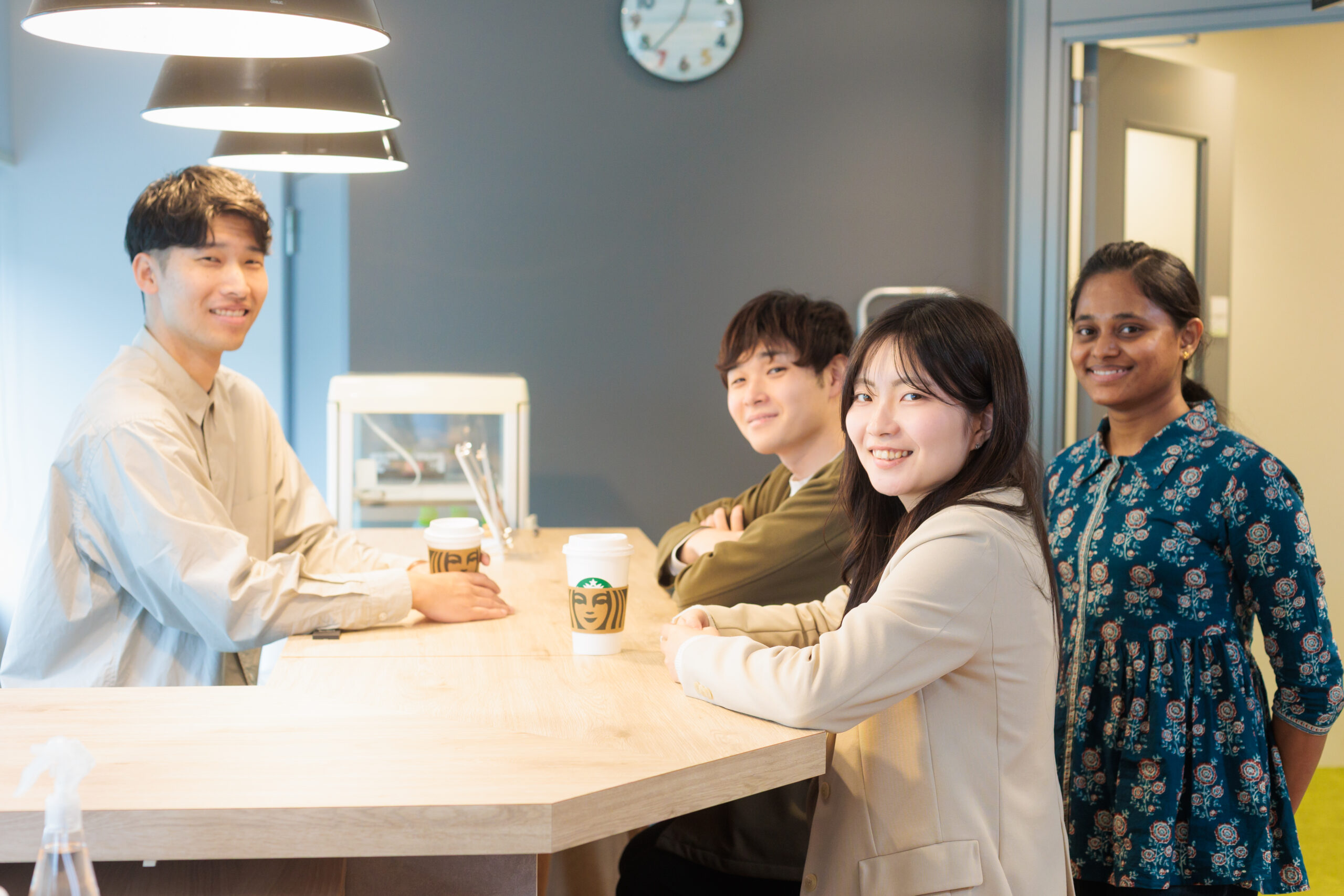 20代社員座談会「若手が語るレコモット」